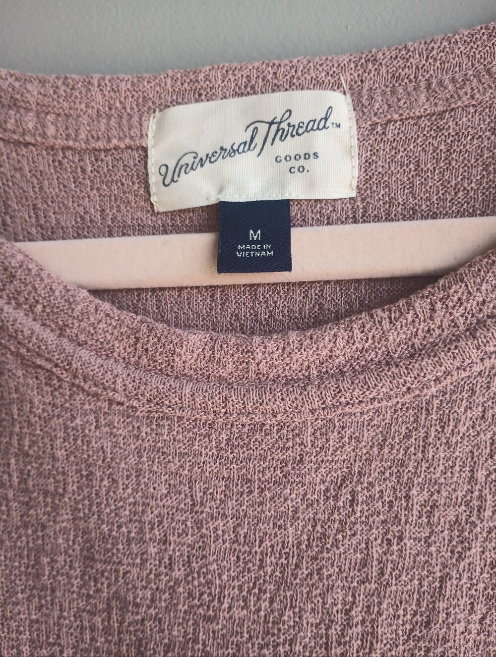 Universal Threads - Picture 3 of 5